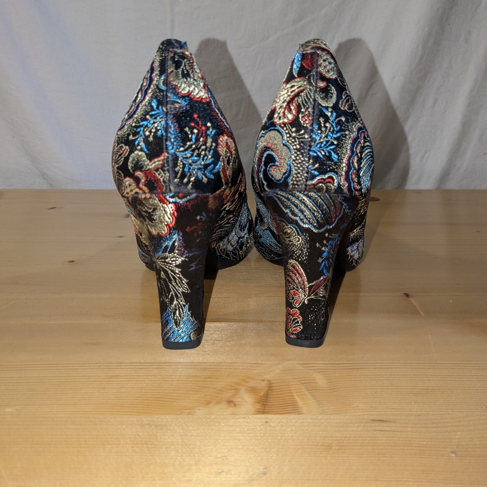 Elegant Multicolor Women's Heels - Picture 5 of 8